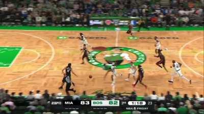 [Highlight] Jrue Holiday gives Jaime Jaquez a 