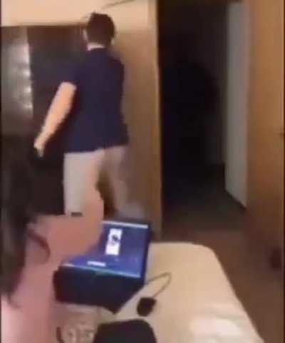 Spooky (WARNING! JUMP SCARE!)