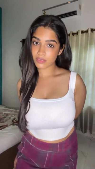Pooja Nair 🤤😋