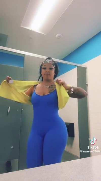 That Amazon Warehouse Booty 