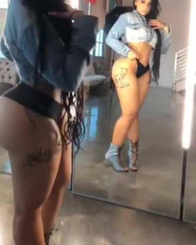 Sandra (@thearabianprincess)