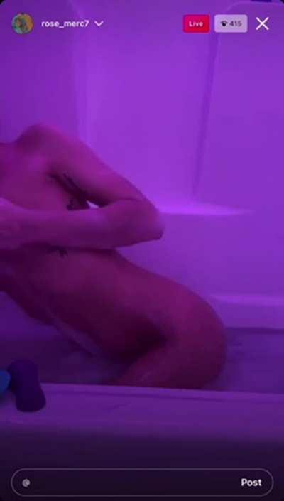 rose_merc7 , few minutes ago (1/2)