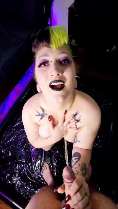 piss showers 💧💧💧