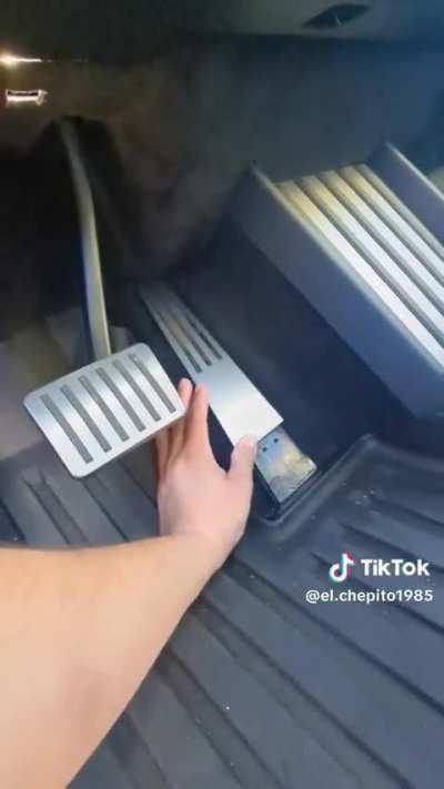 Cybertruck's accelerator getting stuck at full throttle