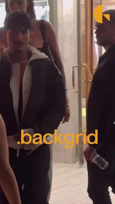 Кажется я скачал не тот Пятый Элемент :D Или наоборот тот?