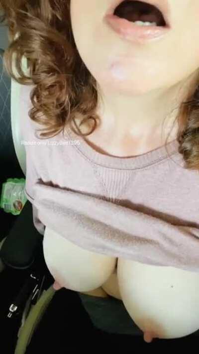 Thanksgiving week means lots of opportunities for grocery store runs...and grocery store parking lot orgasms! (F) (with audio)