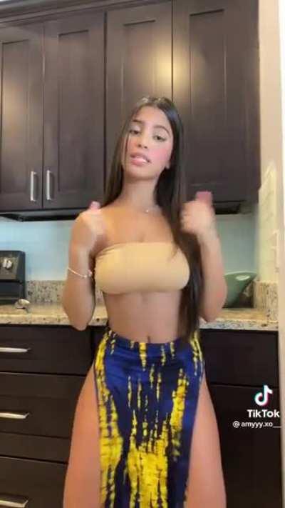 Being with her forever or your dream car? 😍🥵