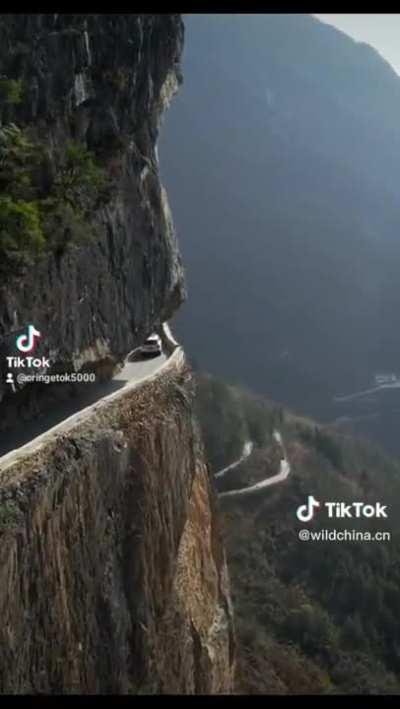 The Wall Mounted Highway Of the Lanying Grand Canyon in Chongqing, China!
