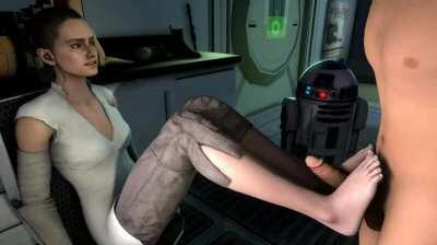 Artoo Judging Rey's Footjob (Snafu76)