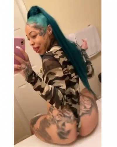 That lil booty something else