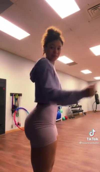 Devouring those shorts 🍑