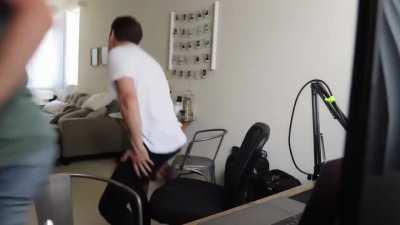 Me watching Babar ki shalwar ka naara batting in Test match