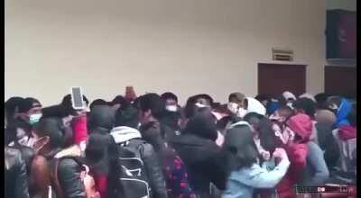 hehe zabradlie povedalo IDEM DOPICE KDE SU ROZOSTUPY