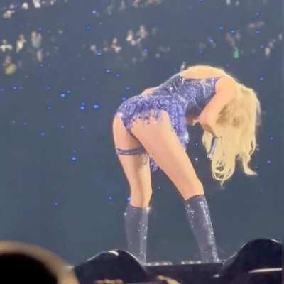 I'll feed you Taylor on Reddit chat. Send me your asl