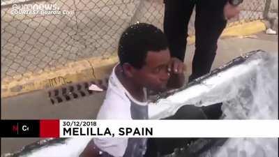 To migrate by hiding on a mattress