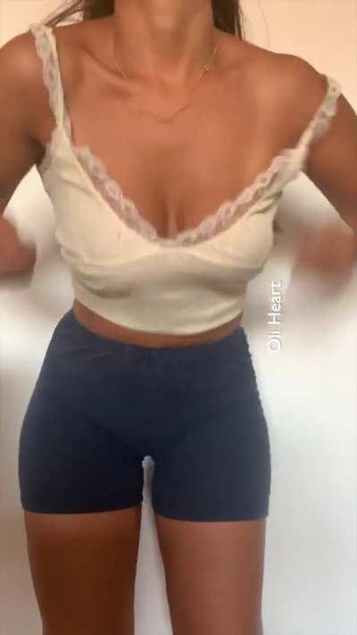 Watch till the end...her rocking bod is worth it