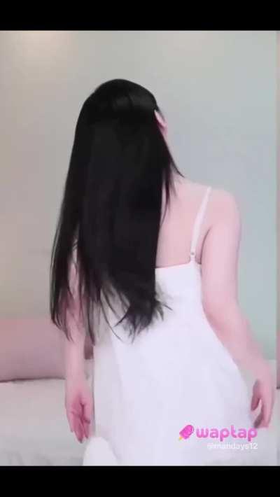 beautiful asian babe