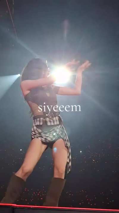 Deadly Right Hand Girl