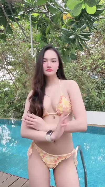 Beautiful thai girl 🤩