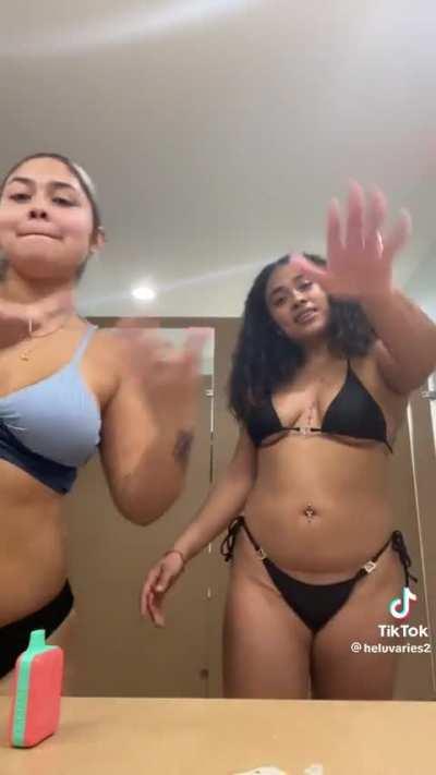 Sexy latinas 