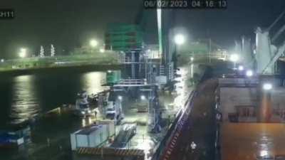 Interesting perspective of the Turkish earthquake from a ship at a pier