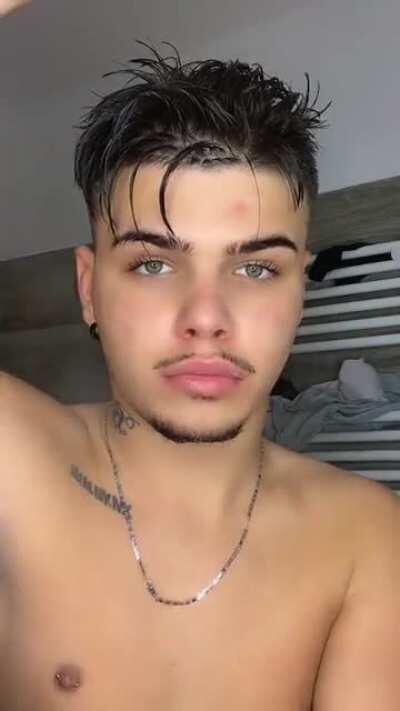 Tineam neaparat sa va arat ce faceam eu la ora 3 jumate dimineata