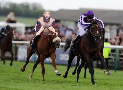 LeBron james tries horse racing and wins his first race😁🫶🏼👍🏼👶🏾🐒