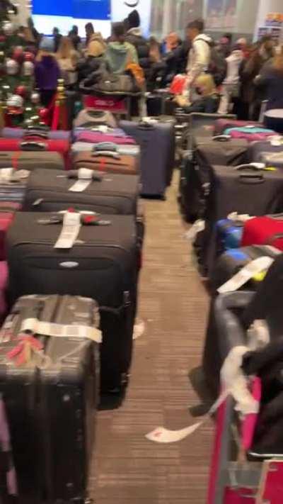 Toronto Pearson Tonight 🫠