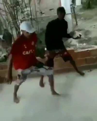 Novo passinho na favela