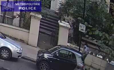 Footage of Rack5 (CGM) throwing a fully-loaded gun while getting chased by feds