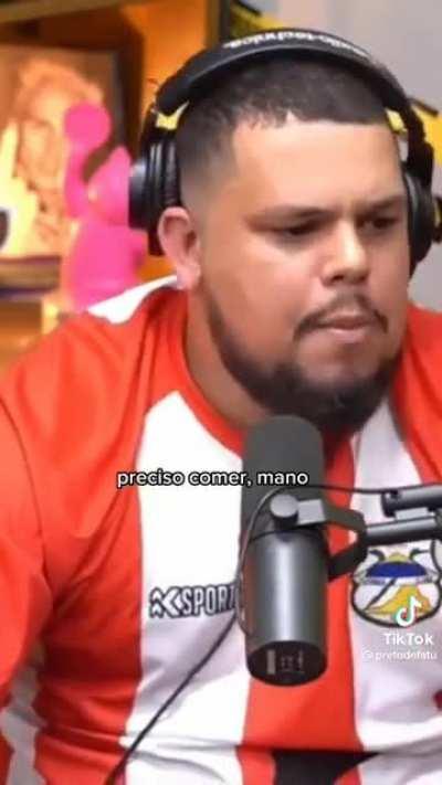 'eu me humilho, por favor deixa eu entregar seu lanche' 😢