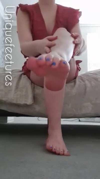 I'll start your Monday with a Massage 👣