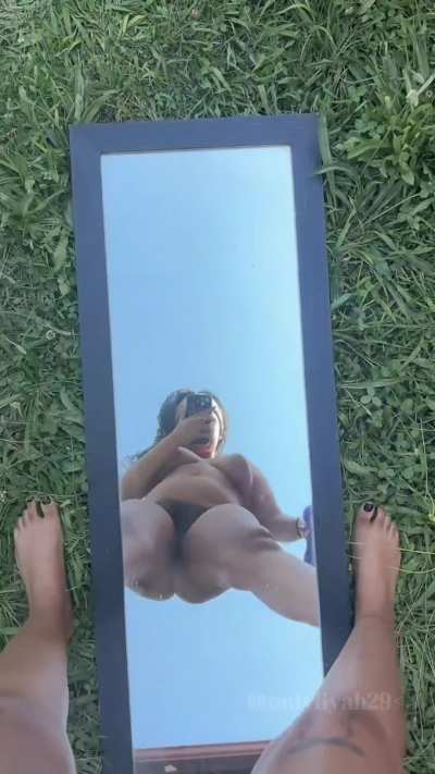 If I’m being completely honest… I only like men who are willing to drink up all my juices 💦 I’m quite the squirter 😅 