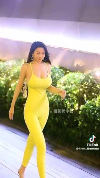 Asian beauties😍 1 or 2: owe138 jialili888