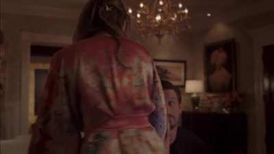 Lingere scene in dynasty s5