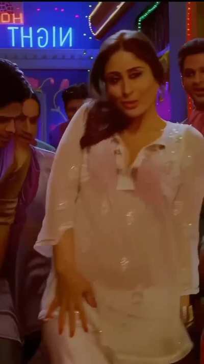Kareena's navel looked hottest in fevicol se song. How many of you agree? Her navel was chubby and feminine