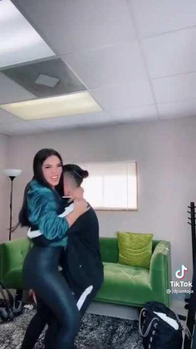 Que culo tiene con raz&oacute;n le hizo 2 hijos el Juan