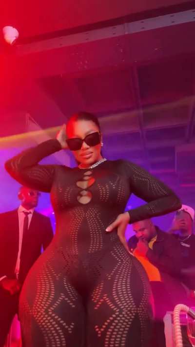 She’s probably not the biggest  or the best but Vira Sidka is my personal favorite African booty