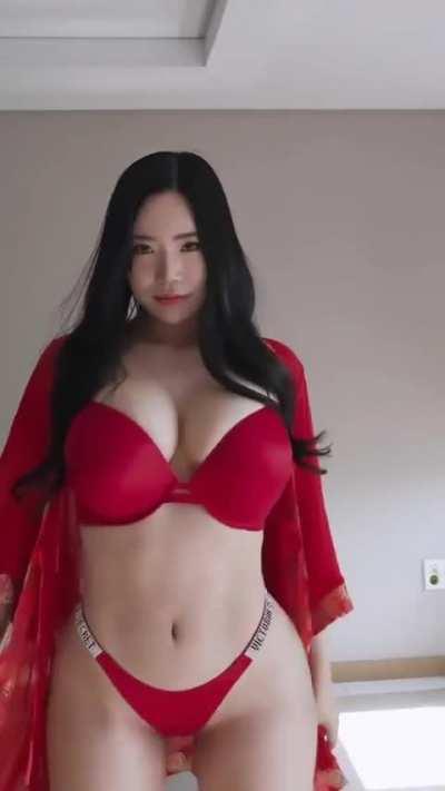 Our Korean Queen bow 🙇🏻‍♂️ 