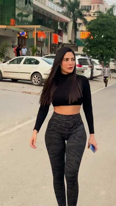 Absolutely love these fitness chicks