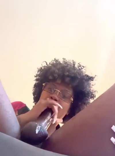 She doing her thing 🥵