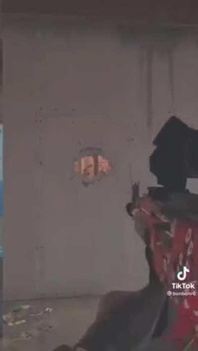 This dude is a PRO!!!!!