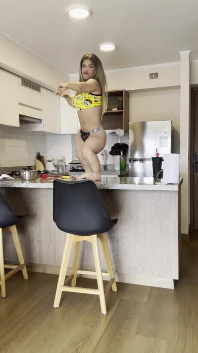 Am I cute when I do my lil dance? :)