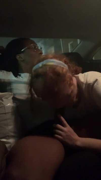 Black dude banging a chubby white girl in the car in the night