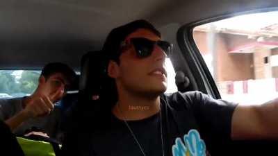 el momo choca a un chinardo