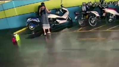 WCGW burning a vehicle while standing near it