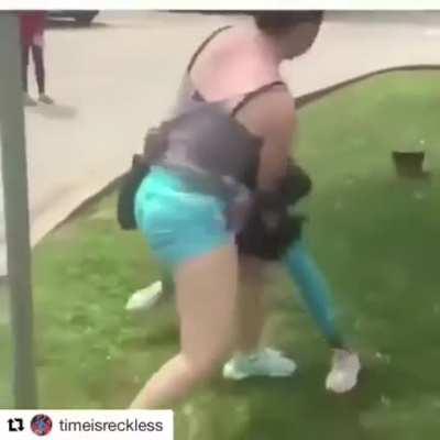 Girl gets dragged like a ragdoll