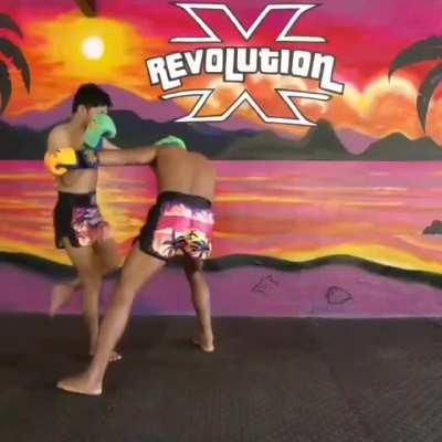 DEFENDING AGAINST STRONG PUNCHES 👊 Revolution Muay Thai Gym🇹🇭