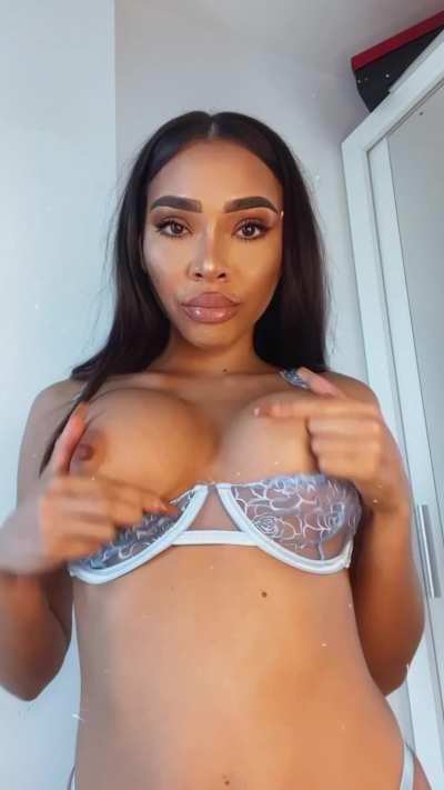 I Wanna move my ass on dick