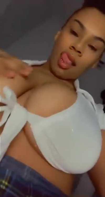 Honey Haze (@honey_hazeee)